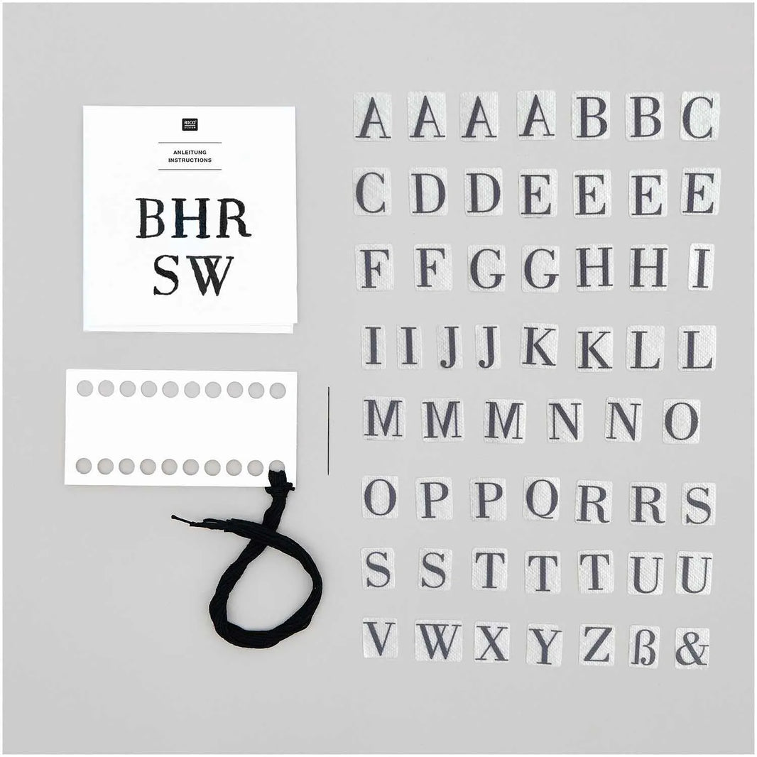 Vorgezeichnetes Stickset 'Letters with Serifes' von Rico Design