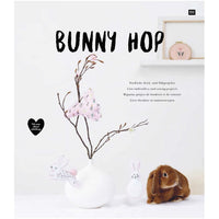 Näh- und Stickbuch 'Bunny Hop' auf Deutsch von Rico Design