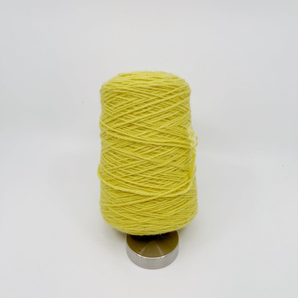 Tuftingwolle-Kone in neutralem Beigeton