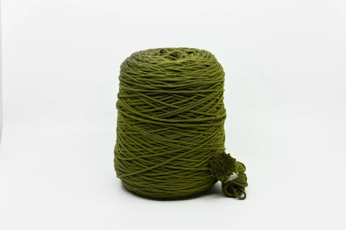 Acryl-Tuftinggarn auf Kone, 400g in Olive