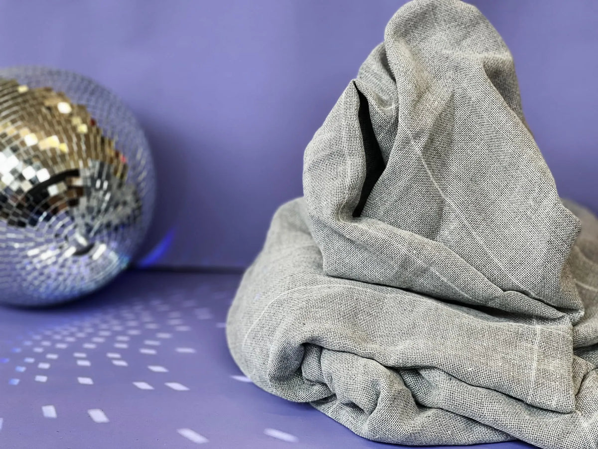 Premium grey tufting cloth, 60/60, close-up